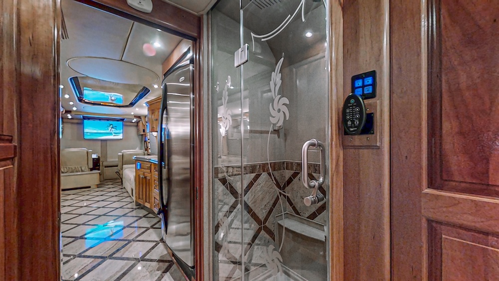 2006 Prevost Royale XLII For Sale